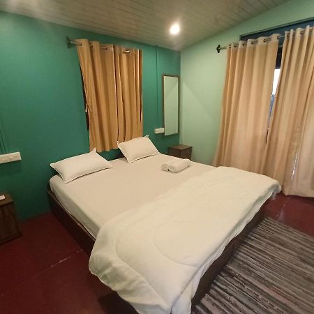 Casa Fiesta Sea Front Beach Huts Patnem Beach Exterior foto