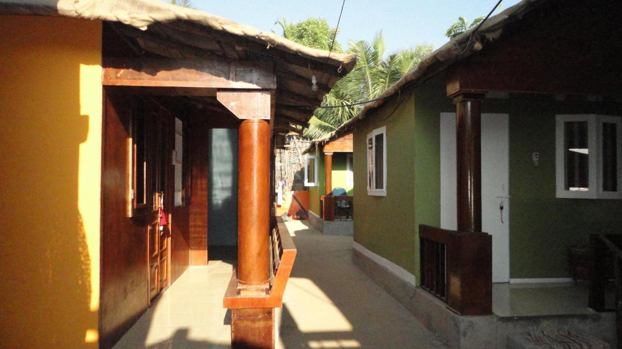 Casa Fiesta Sea Front Beach Huts Patnem Beach Exterior foto
