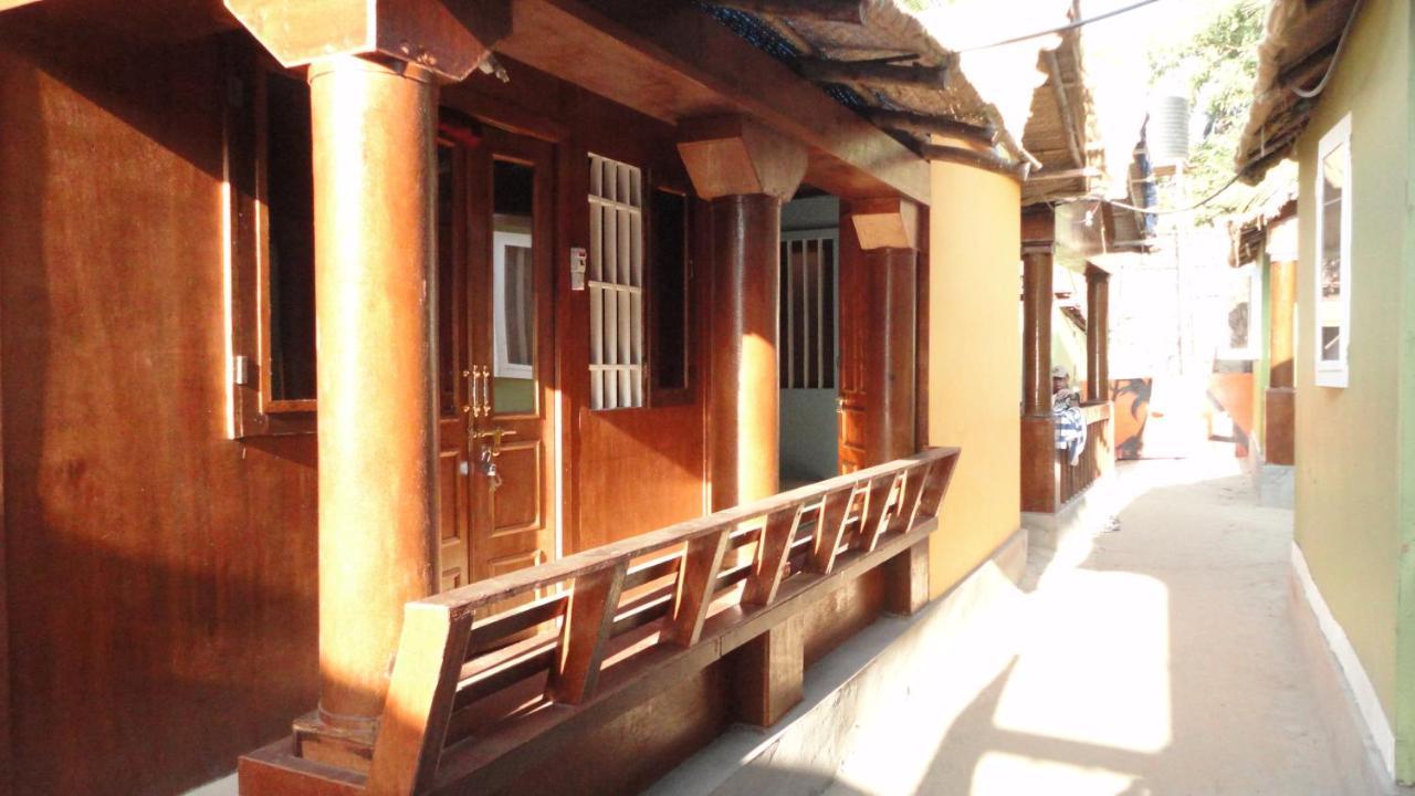 Casa Fiesta Sea Front Beach Huts Patnem Beach Exterior foto