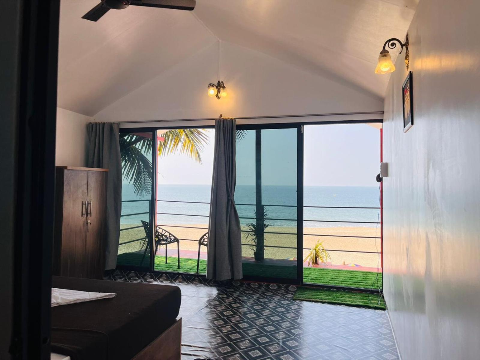 Casa Fiesta Sea Front Beach Huts Patnem Beach Exterior foto